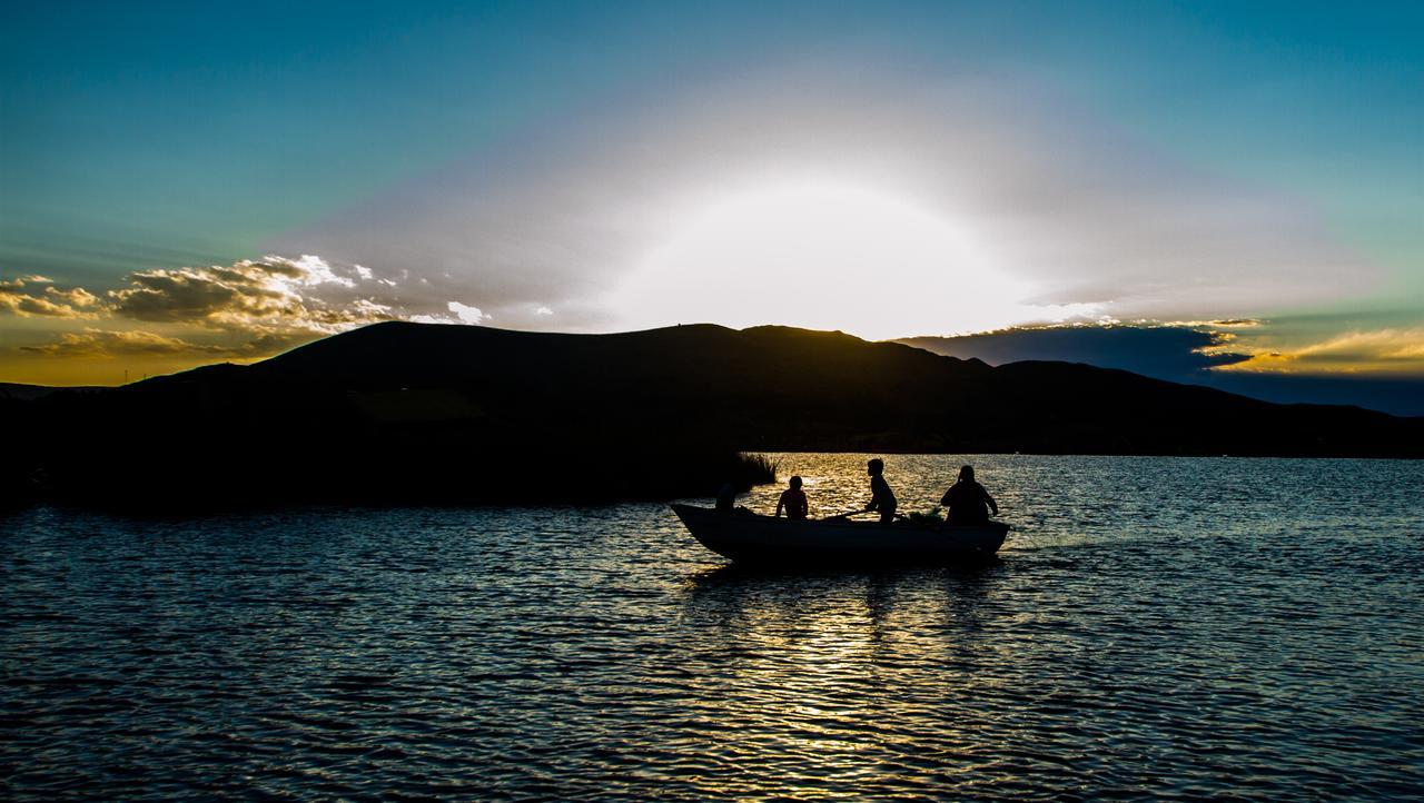 Uros Qhota Uta Lodge Puno Eksteriør billede